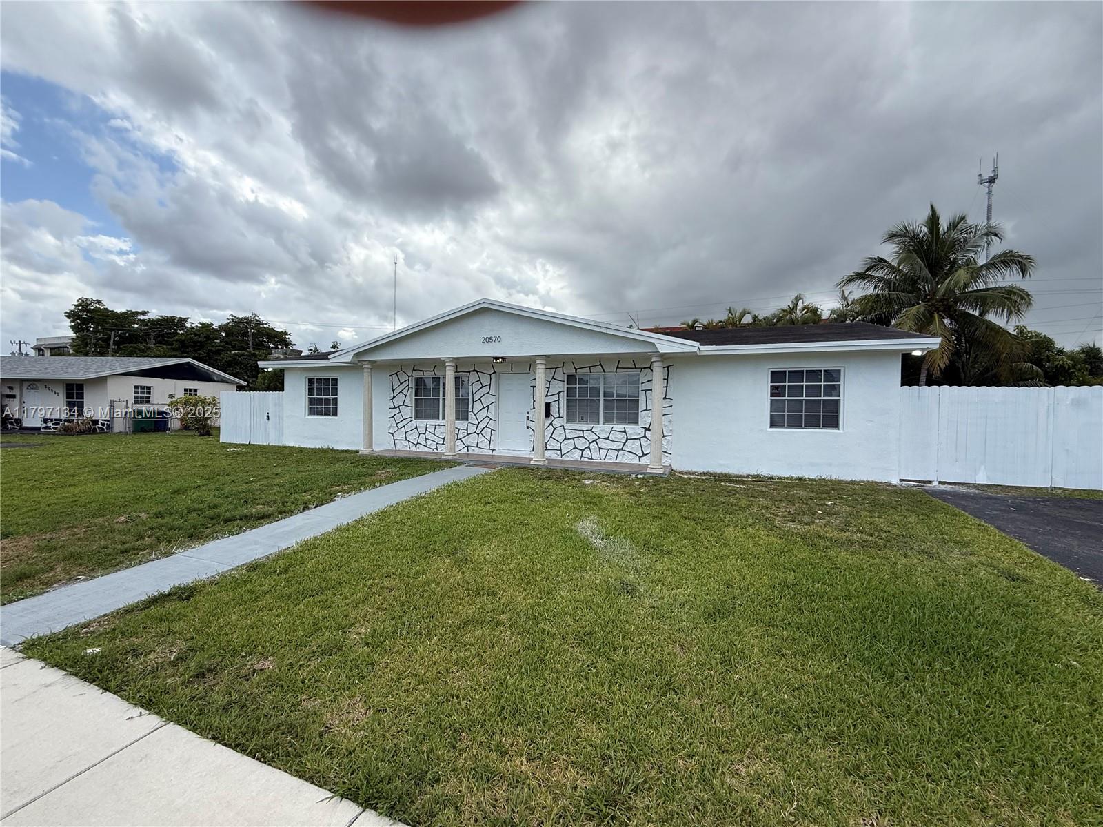 20570 NW 1st Ct Property Photo 1