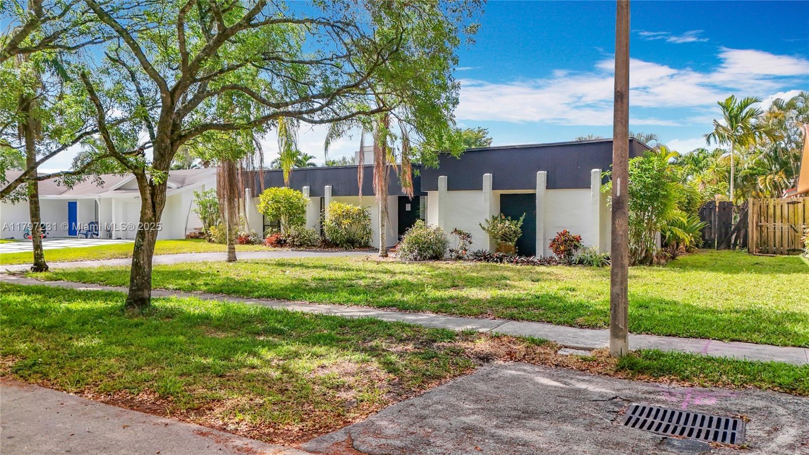 10430 Sw 51st St Property Photo 1