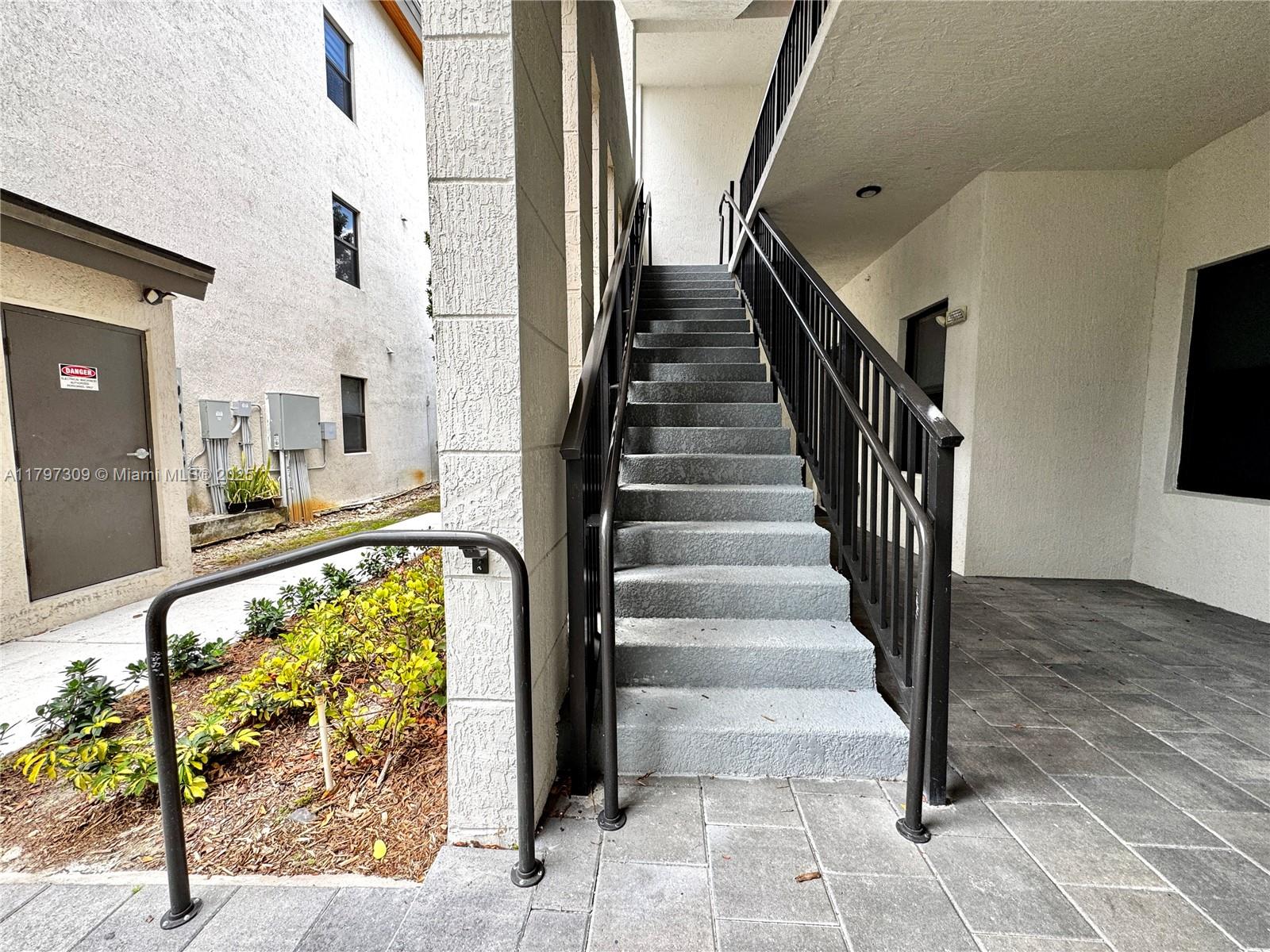 8175 Nw 104th Ave 21 Property Photo 3