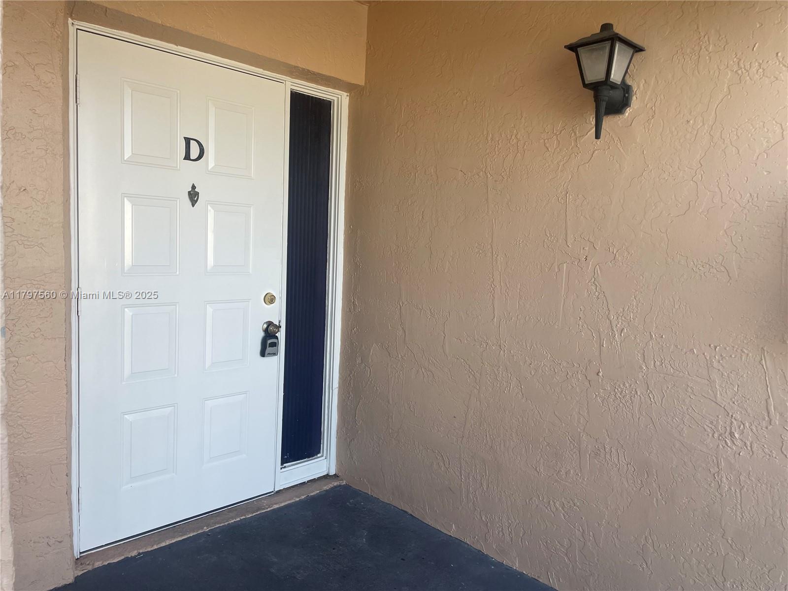 1190 Washington Cir 1190d Property Photo 7