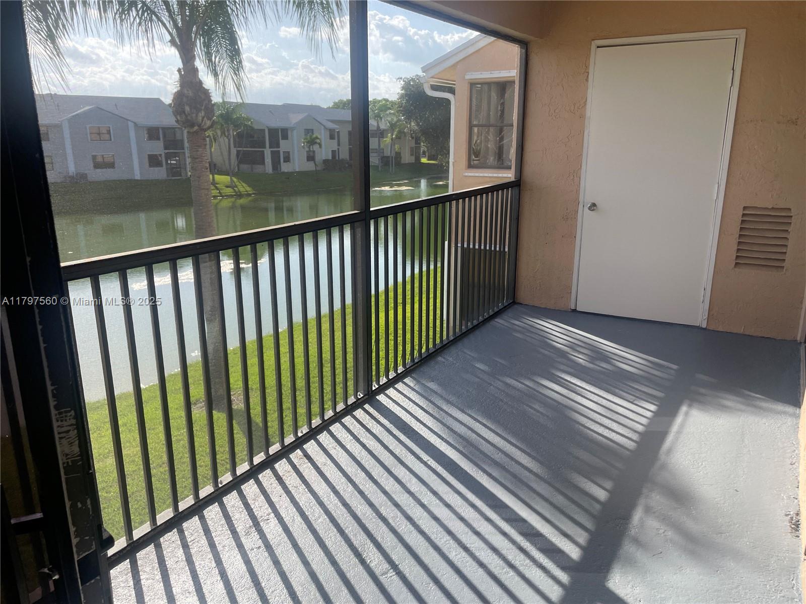 1190 Washington Cir 1190d Property Photo 10
