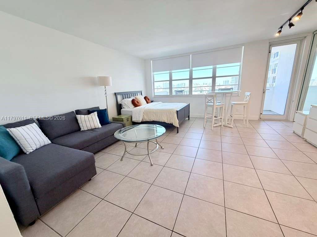 100 Lincoln Rd 1220 Property Photo 1