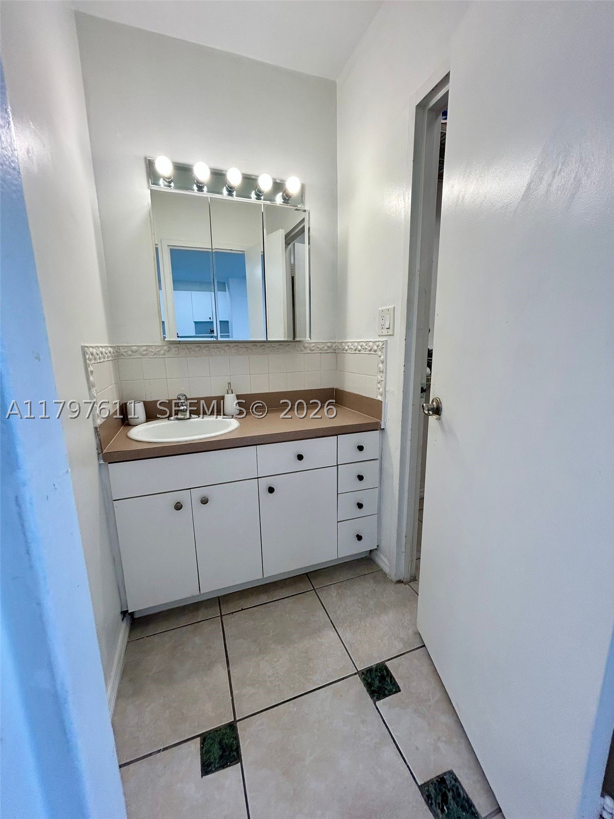 100 Lincoln Rd 1220 Property Photo 7