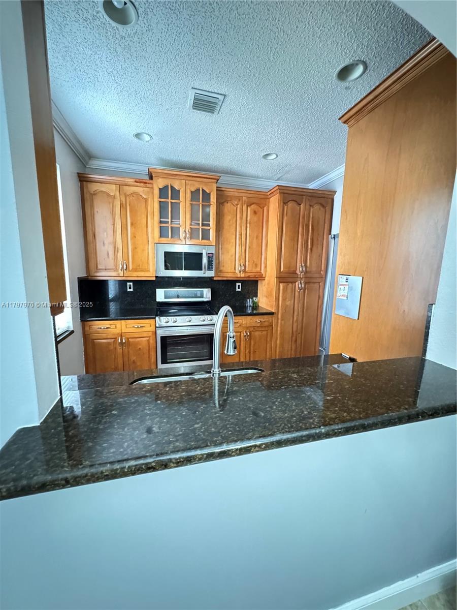 2274 Ne 42nd Cir Property Photo 6