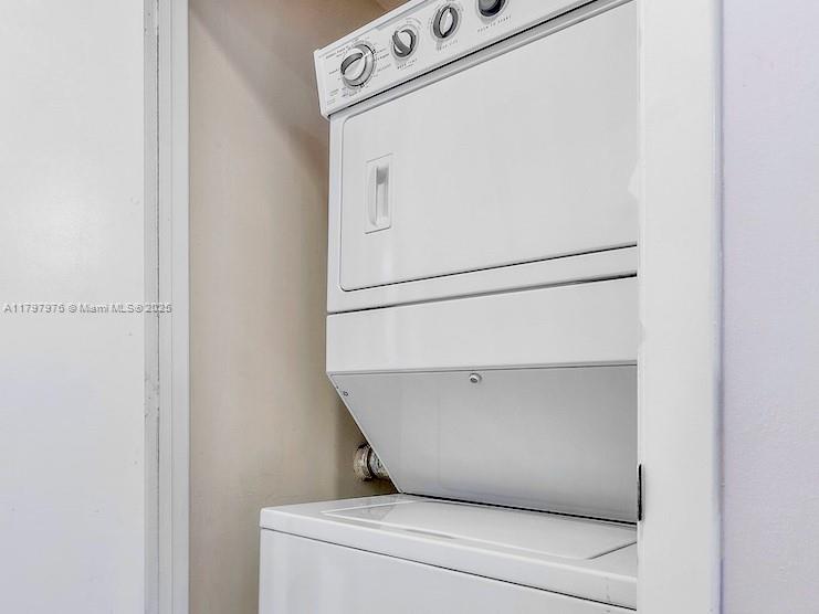 550 Okeechobee Blvd 521 Property Photo 13