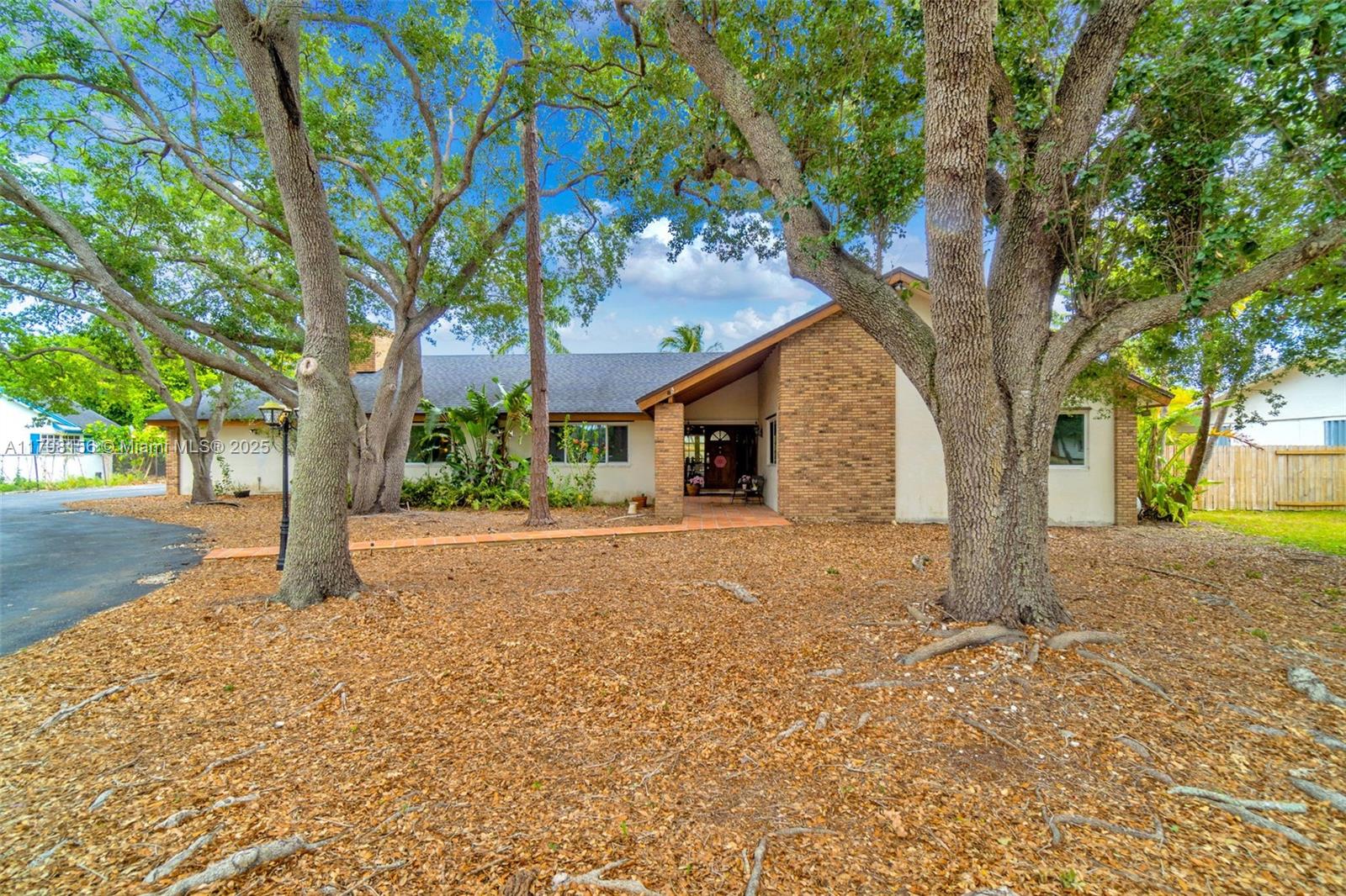 27531 Sw 167th Ave Property Photo 2