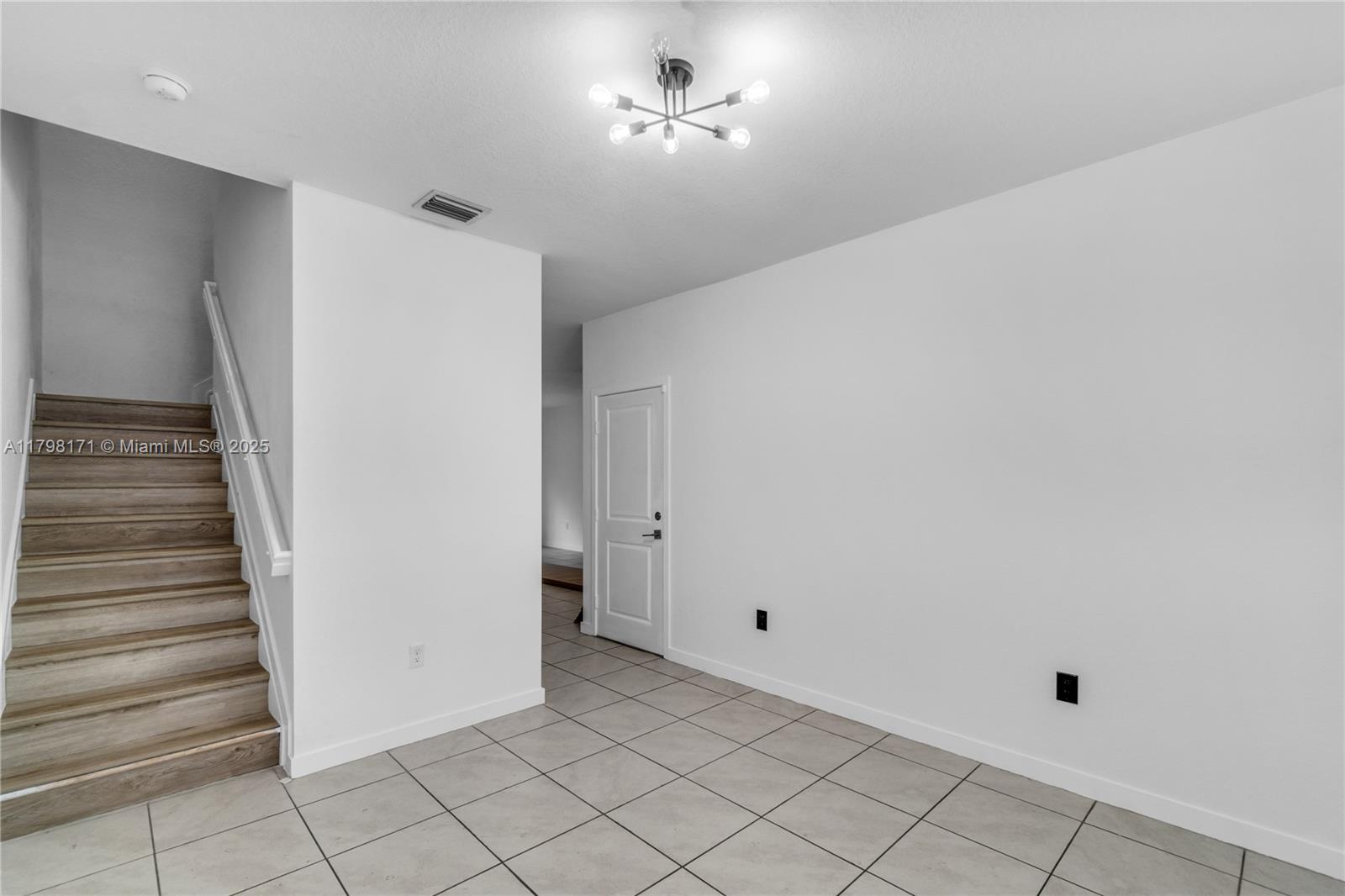 1871 Se 9th Ter Property Photo 10