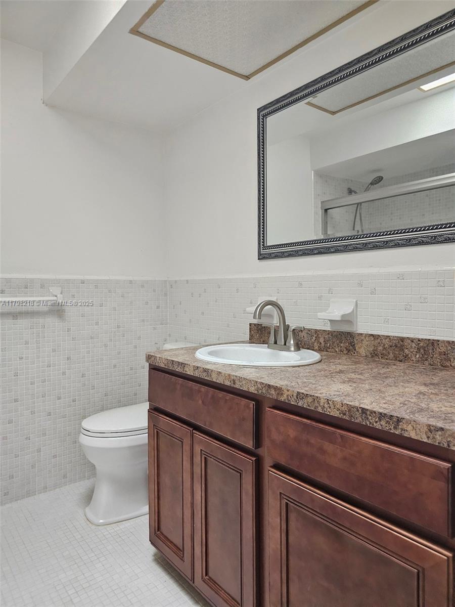 2489 Country Club Dr 102 Property Photo 1