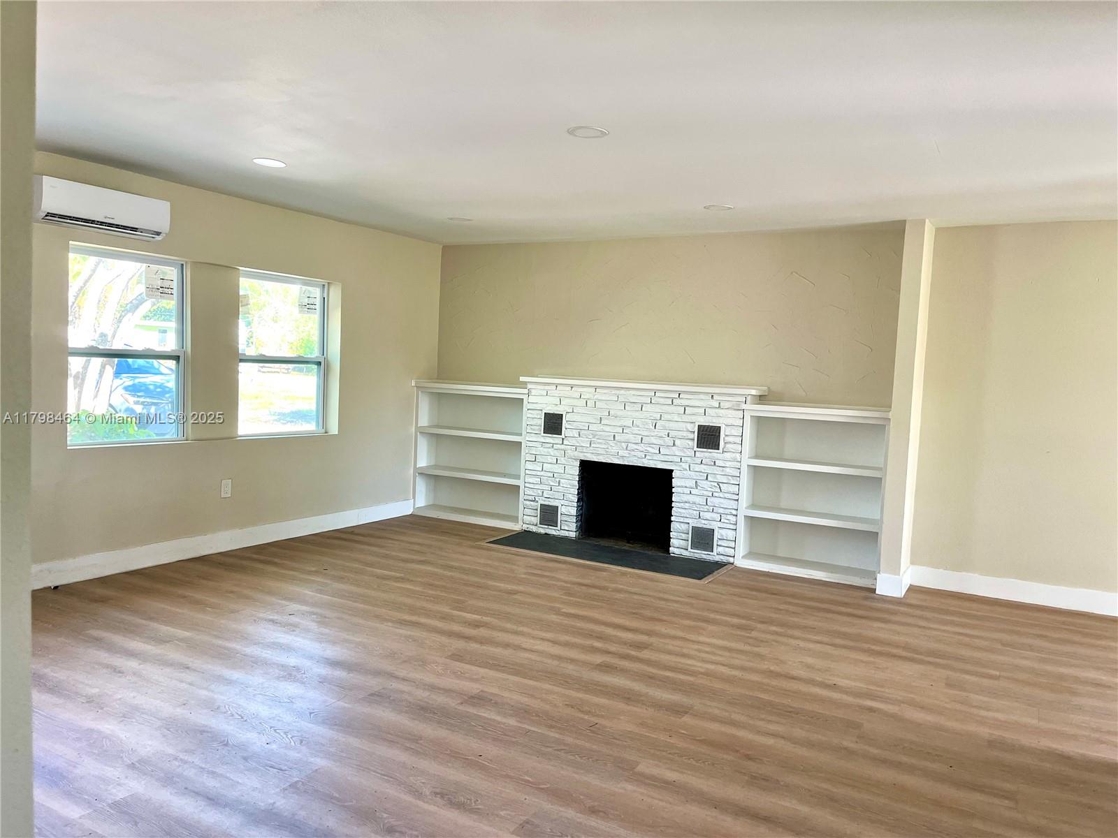 1300 Waite Dr. Property Photo 1