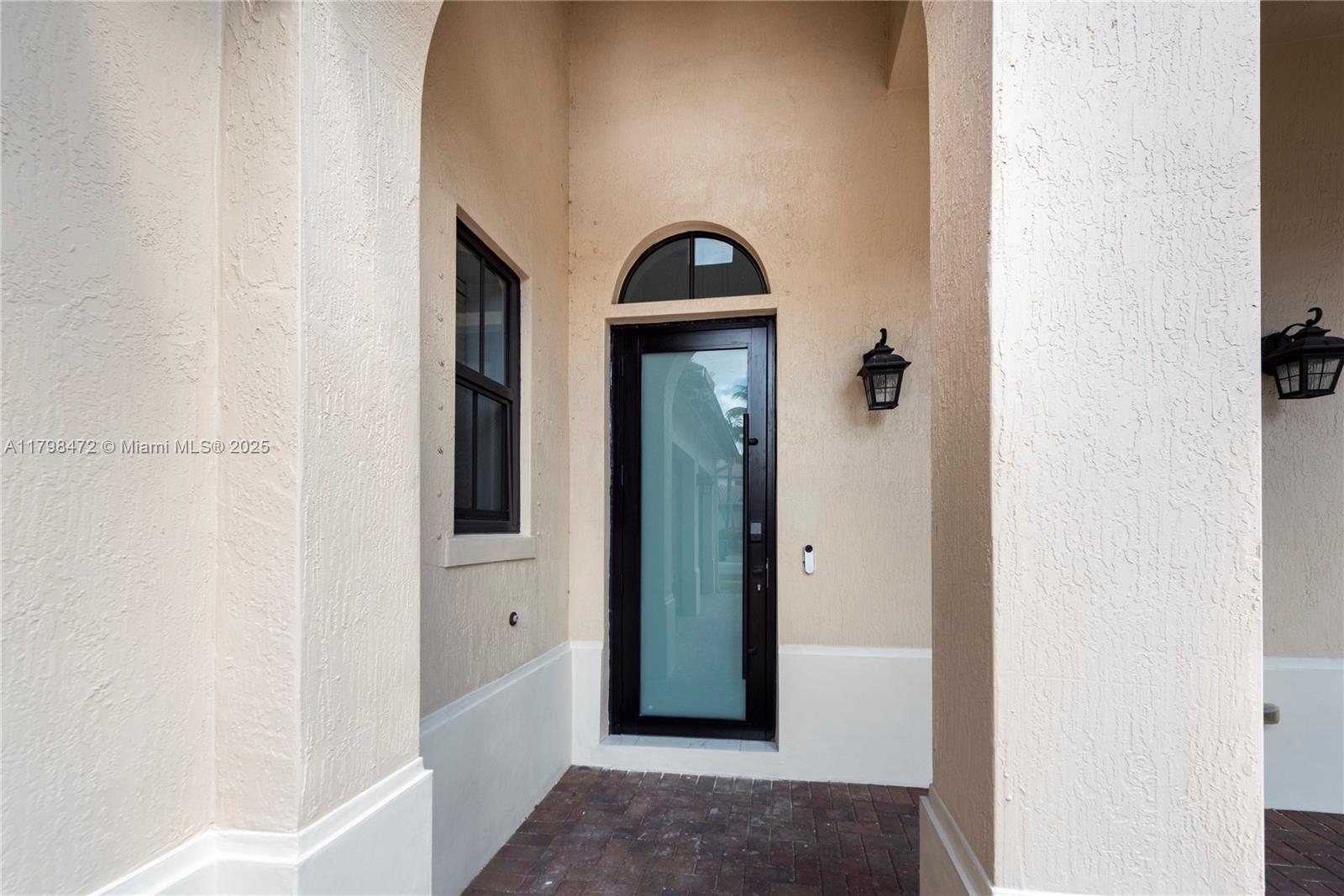 8513 Nw 41st St Property Photo 3