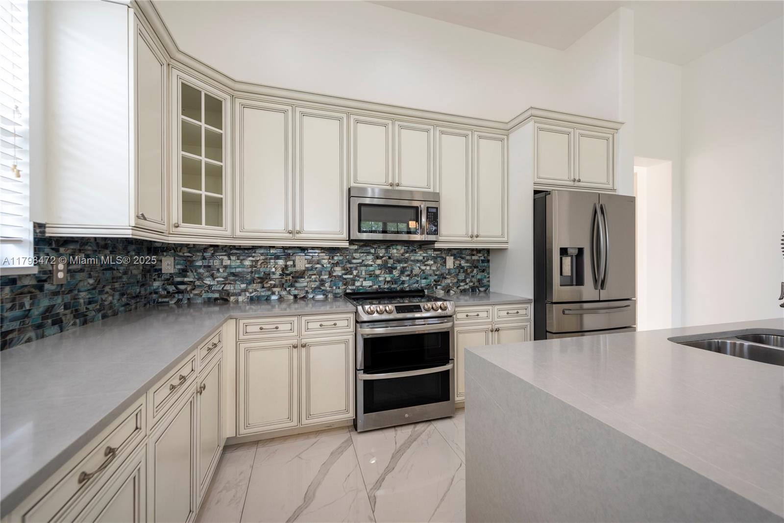 8513 Nw 41st St Property Photo 8