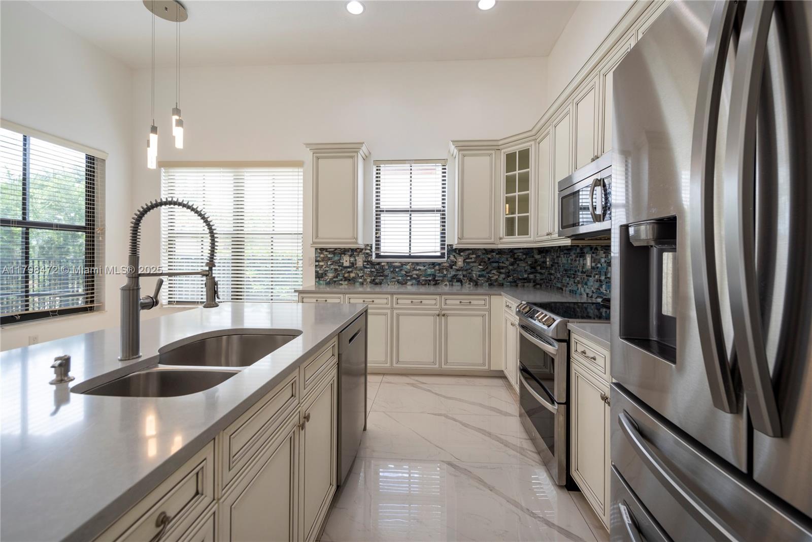 8513 Nw 41st St Property Photo 9