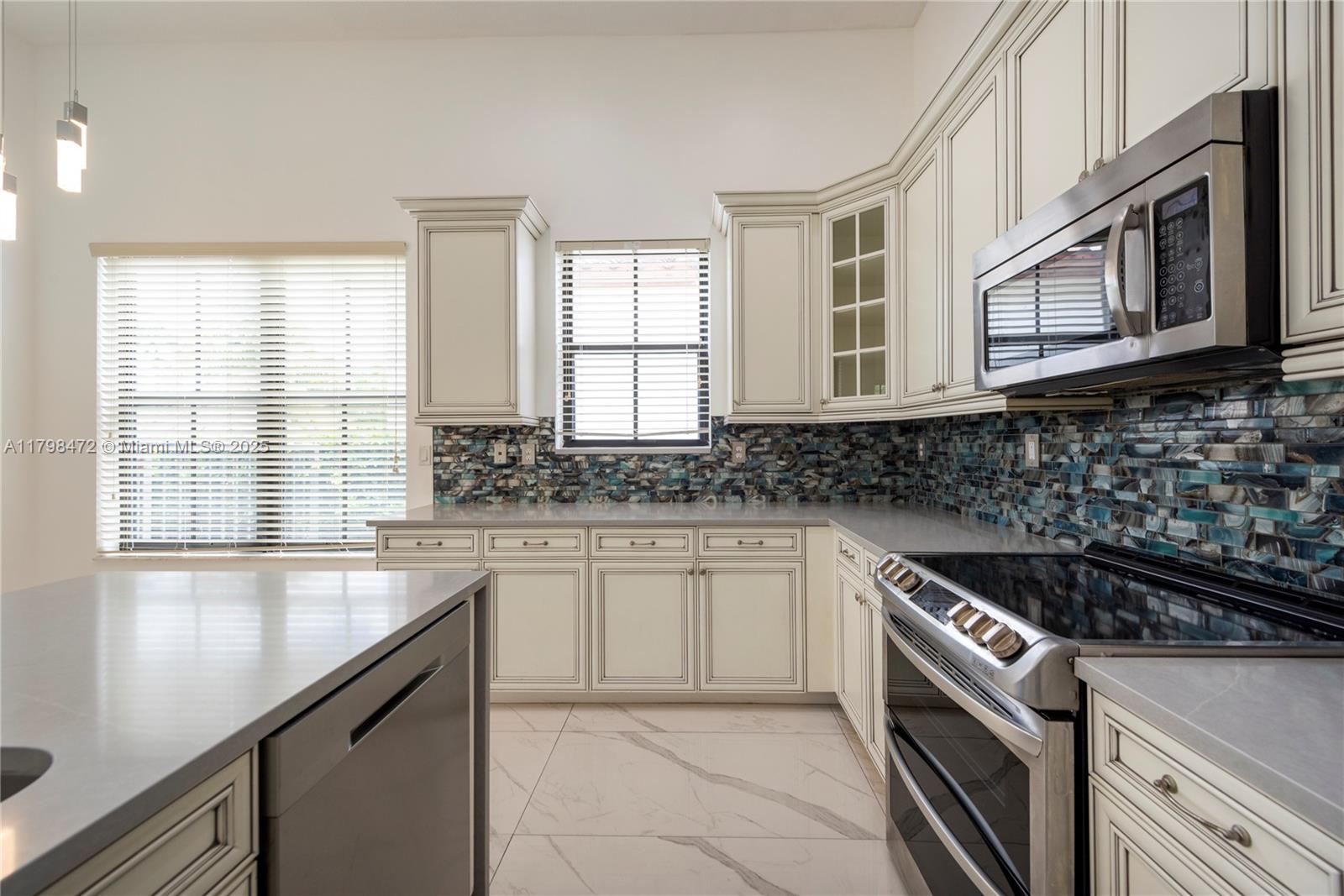 8513 Nw 41st St Property Photo 10