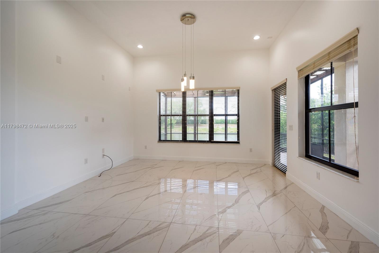 8513 Nw 41st St Property Photo 14