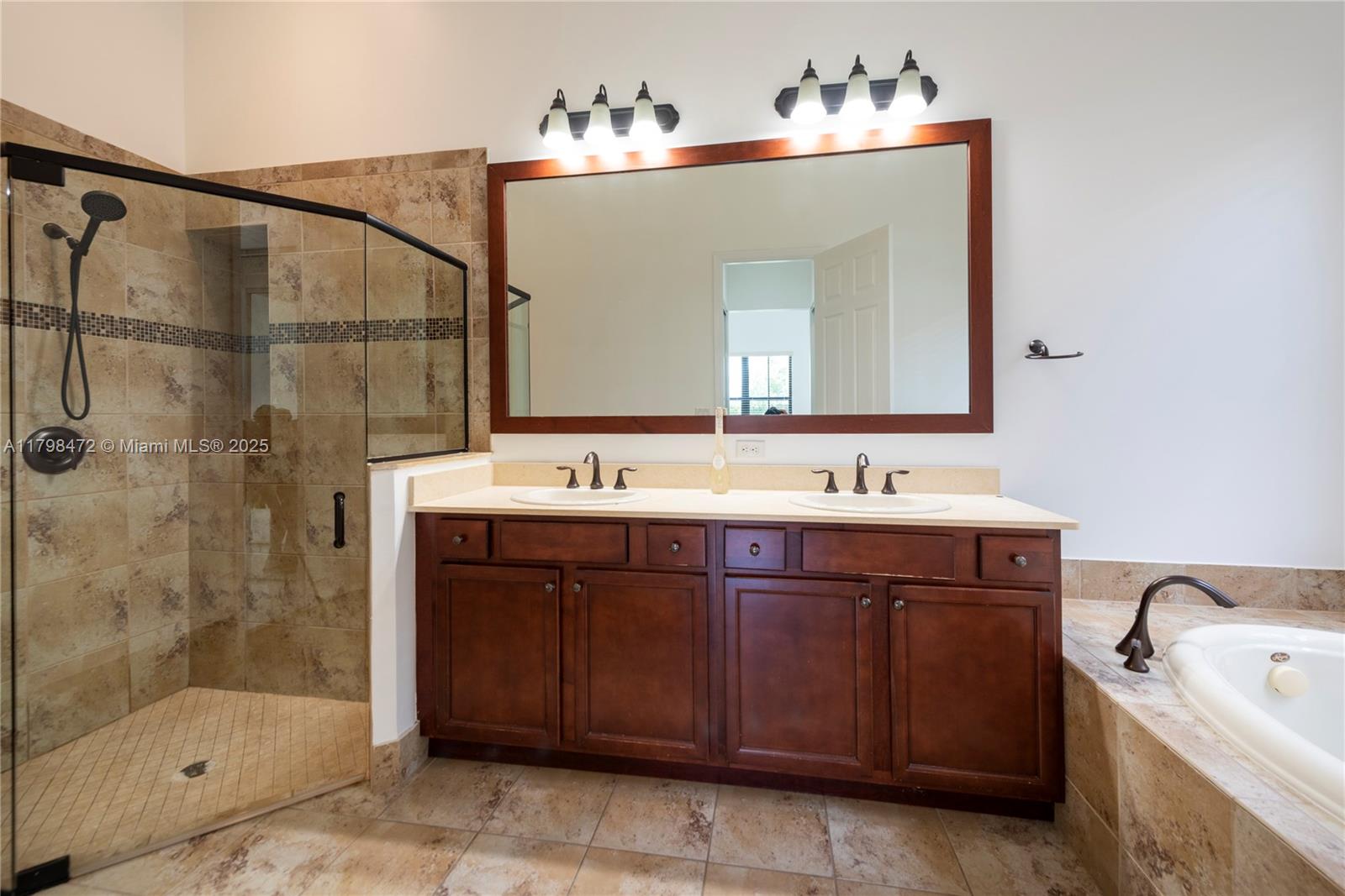 8513 Nw 41st St Property Photo 17