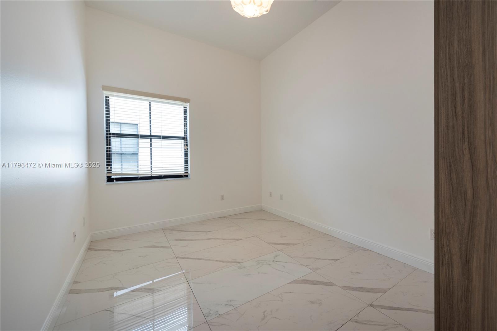 8513 Nw 41st St Property Photo 23