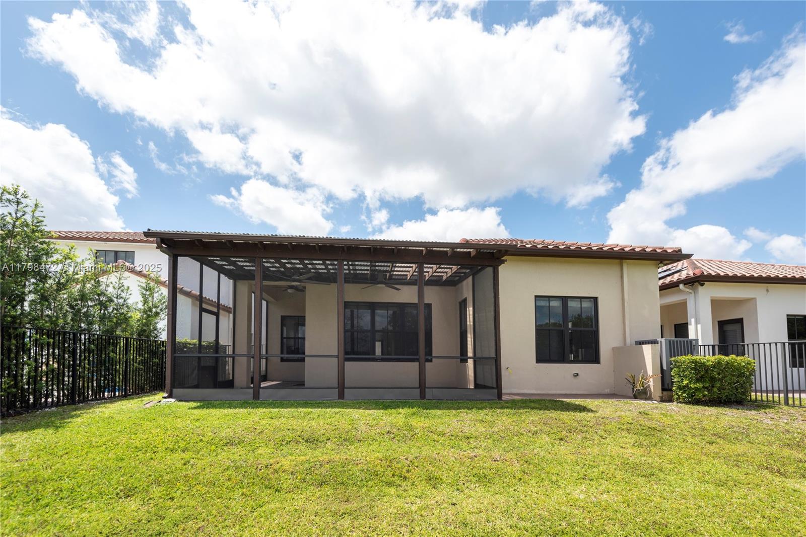 8513 Nw 41st St Property Photo 28