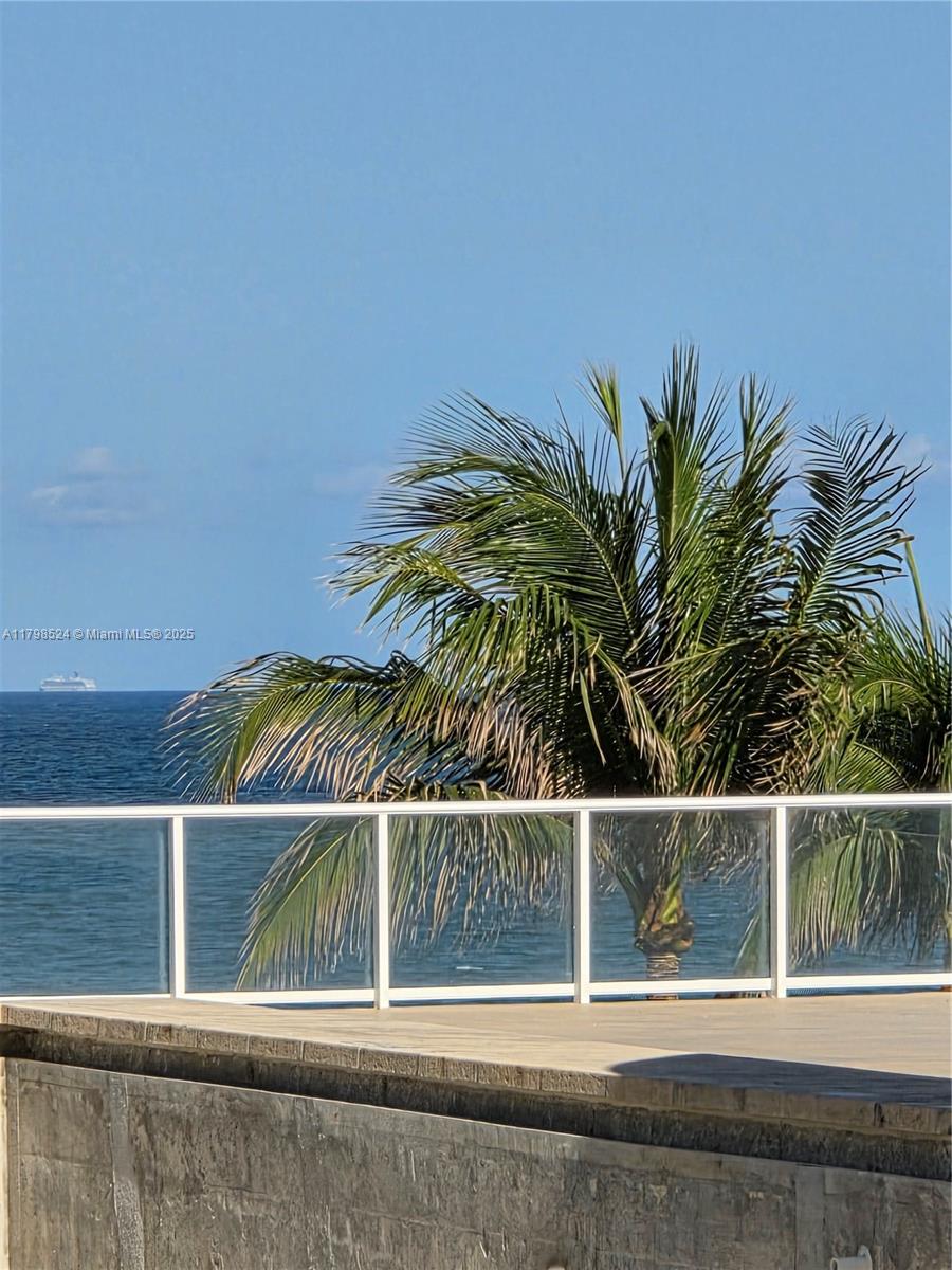 16425 Collins Ave 312 Property Photo 18