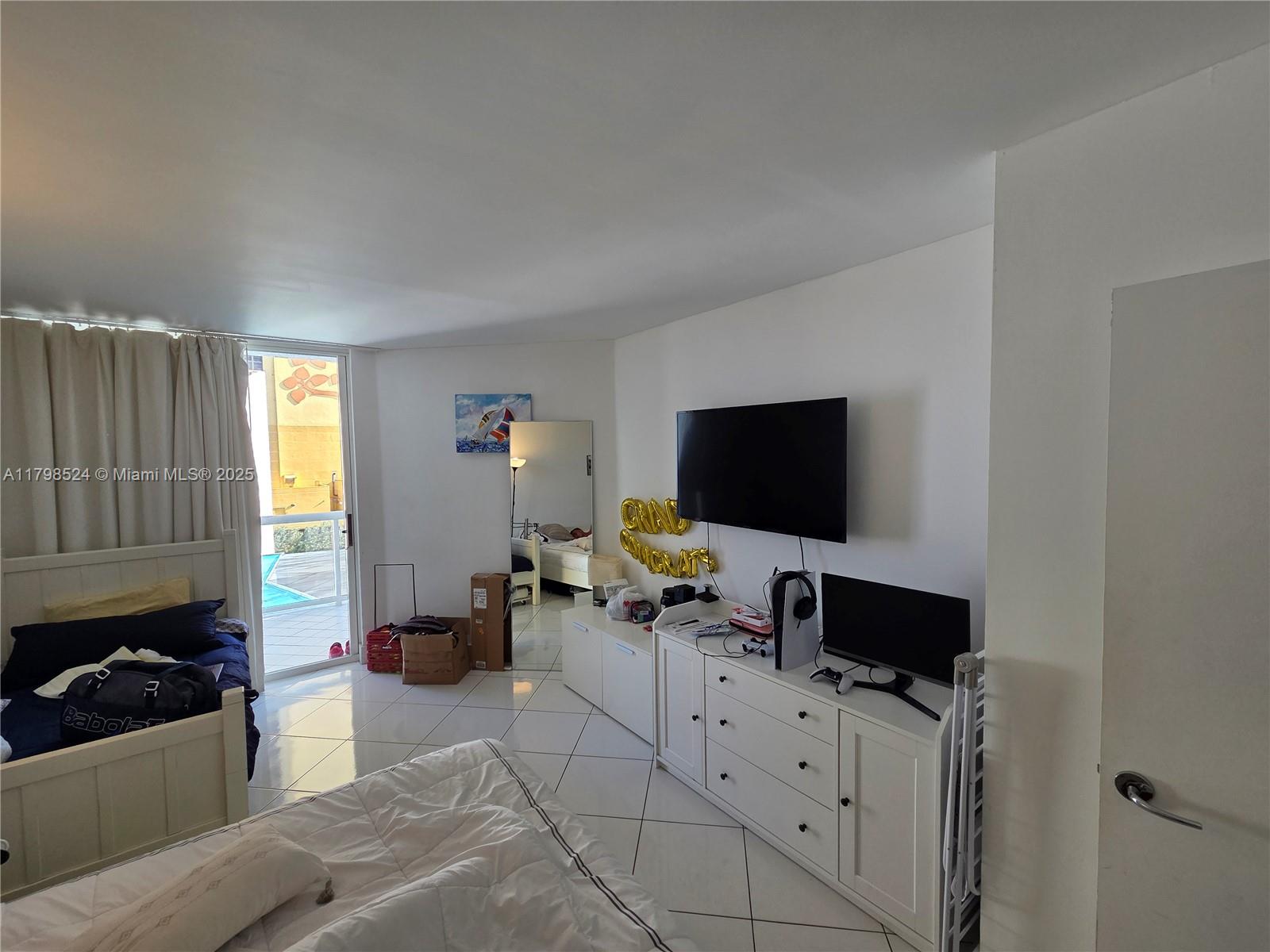 16425 Collins Ave 312 Property Photo 19