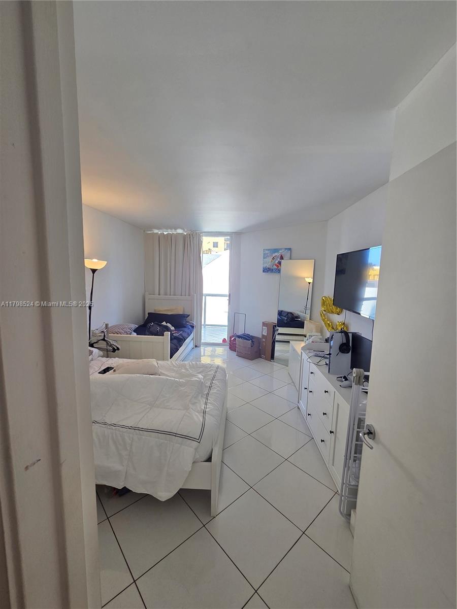 16425 Collins Ave 312 Property Photo 20