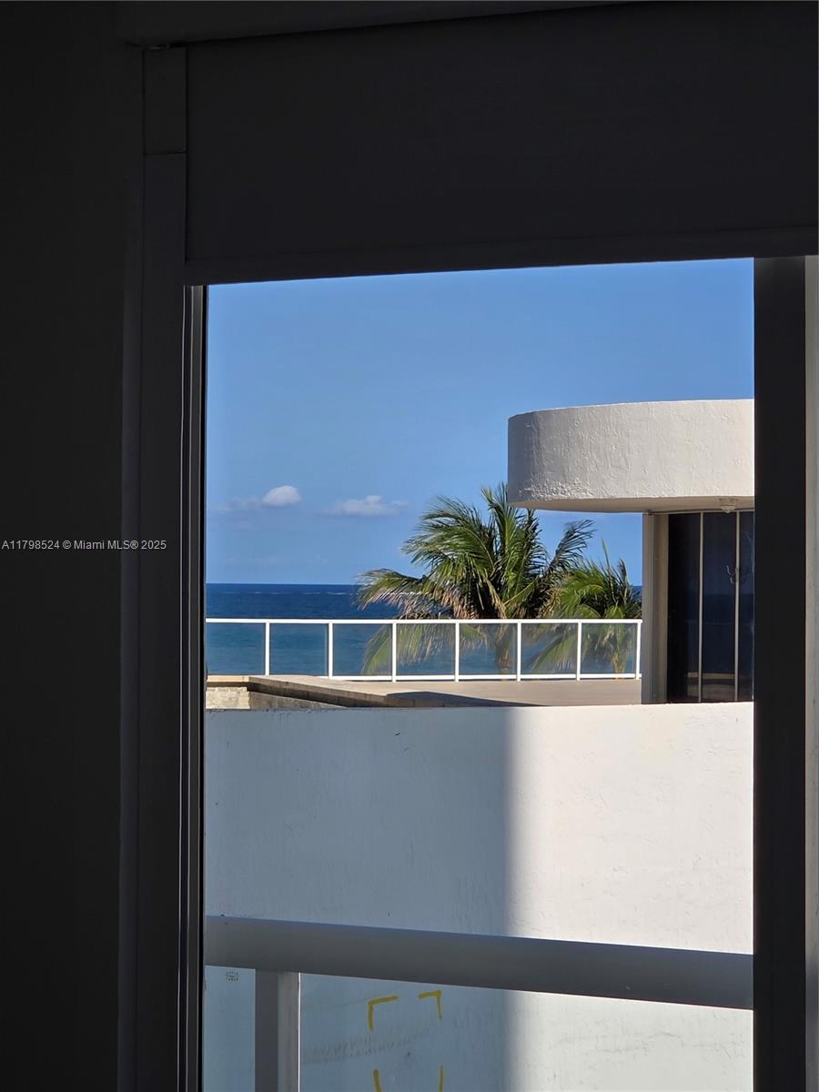 16425 Collins Ave 312 Property Photo 26