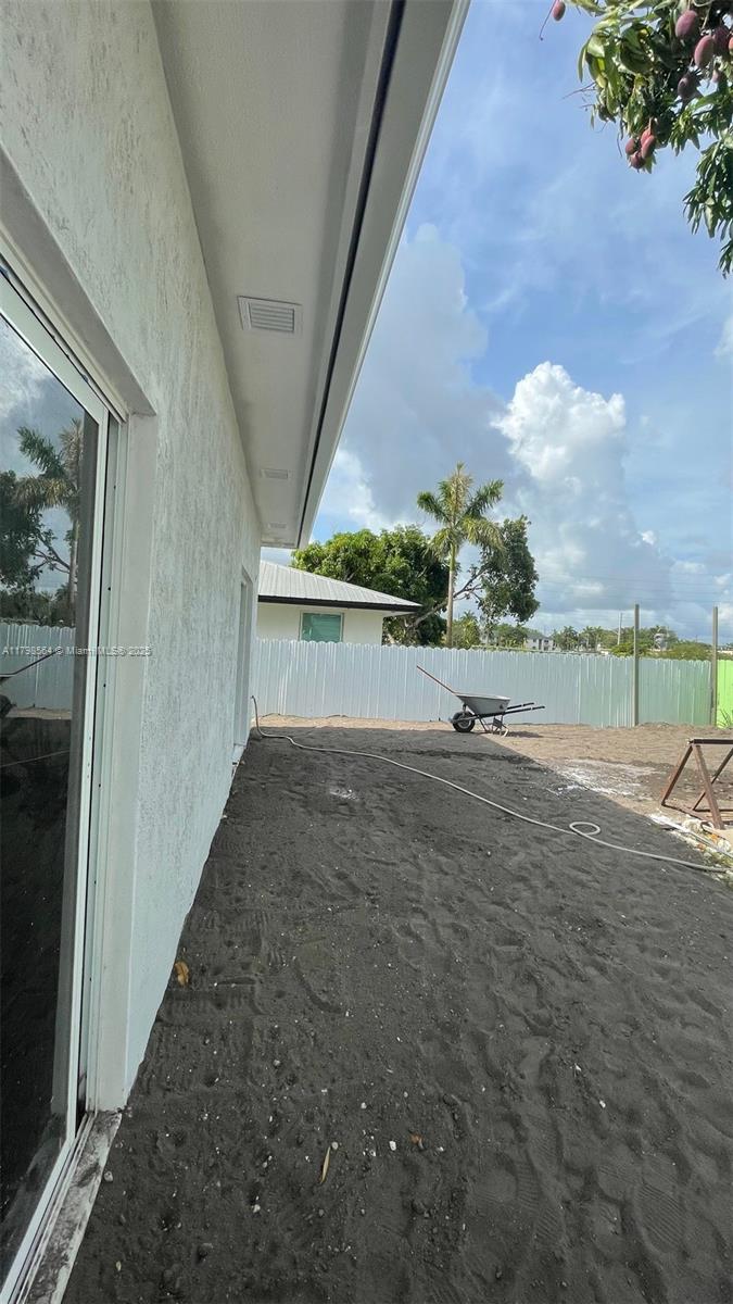 640 Sw 12th Ave Property Photo 11