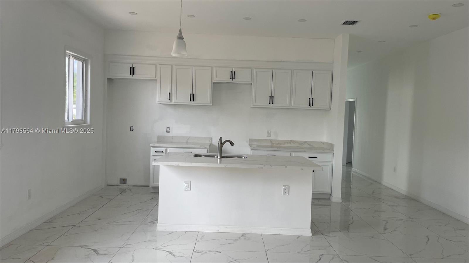 640 Sw 12th Ave Property Photo 17