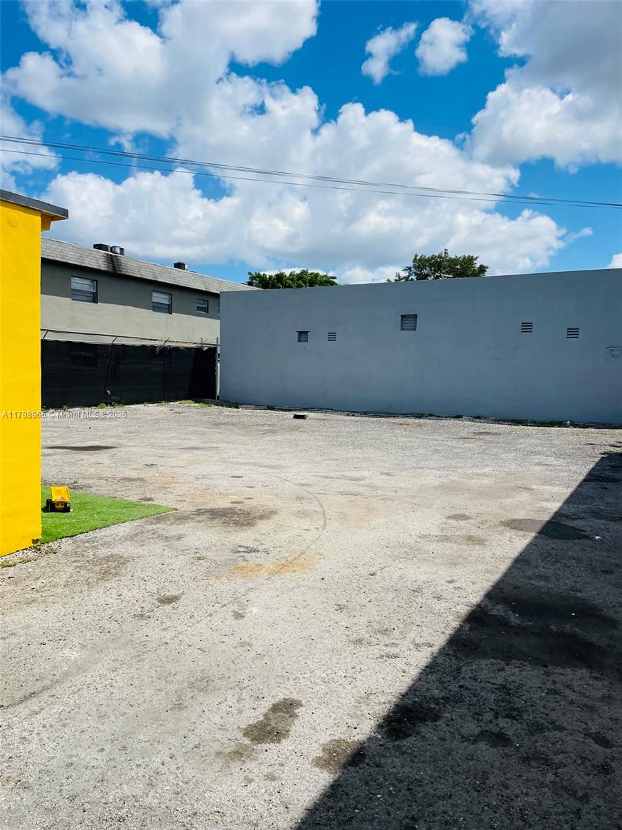 5930 Thomas St Property Photo 18