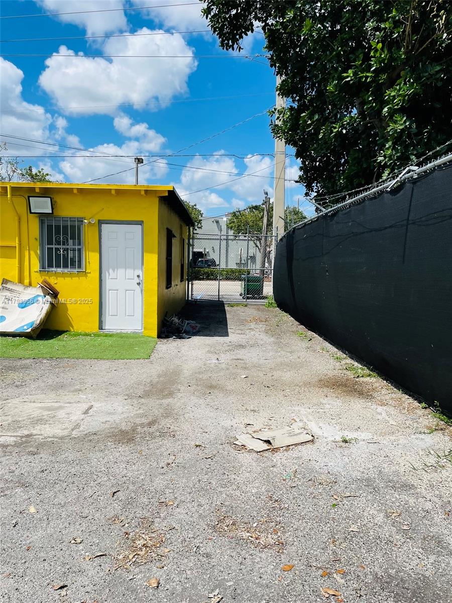 5930 Thomas St Property Photo 23
