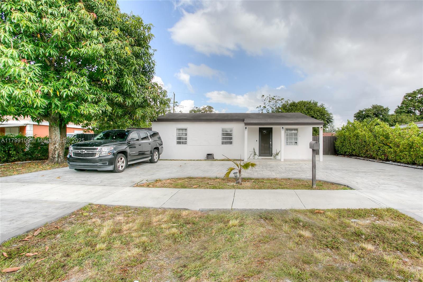 15210 Nw 29th Ave Property Photo 1