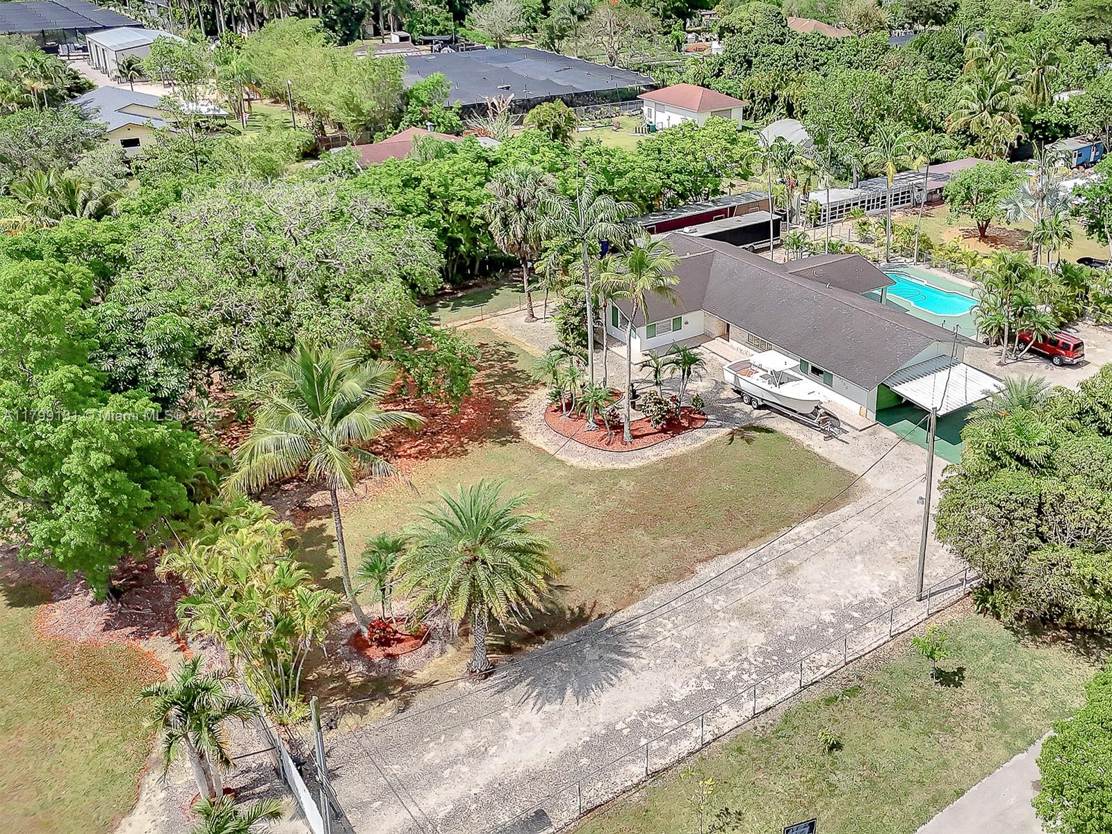 26100 Sw 192nd Ave Property Photo 4