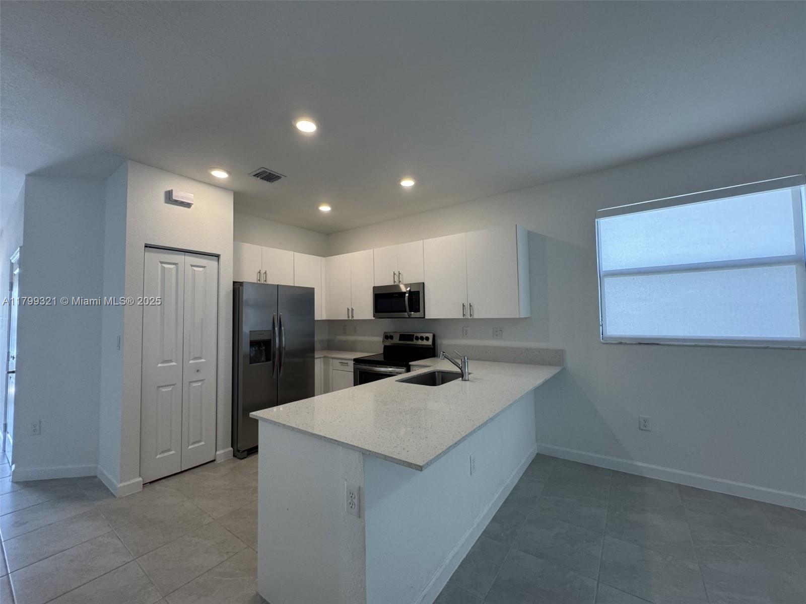 11919 Sw 247th Ter . Property Photo 10