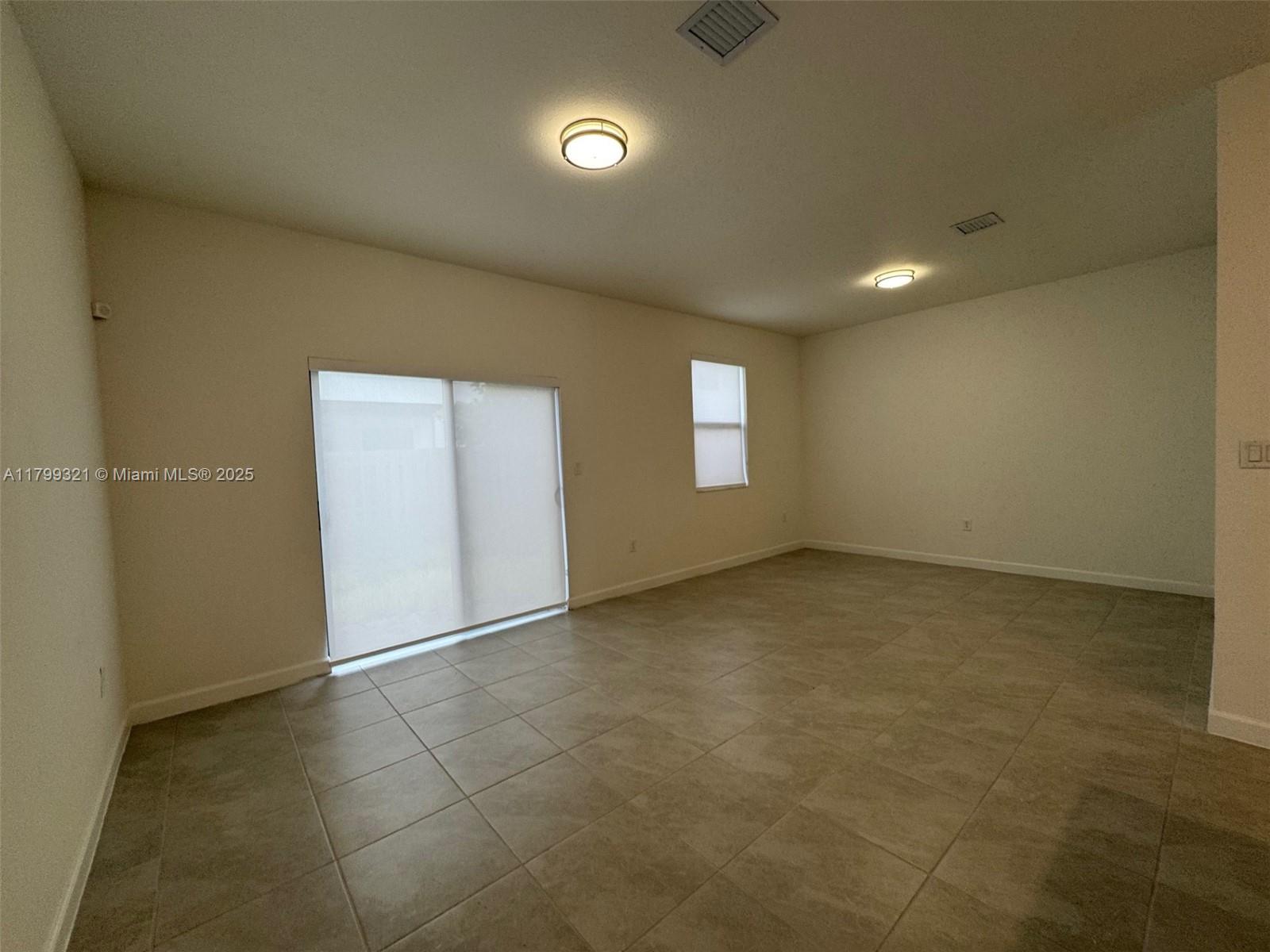 11919 Sw 247th Ter . Property Photo 14