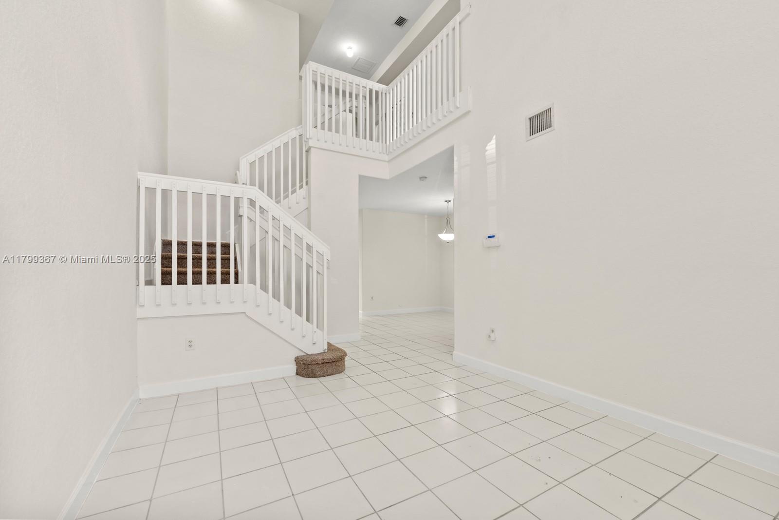 2523 Se 14th Ct Property Photo 4