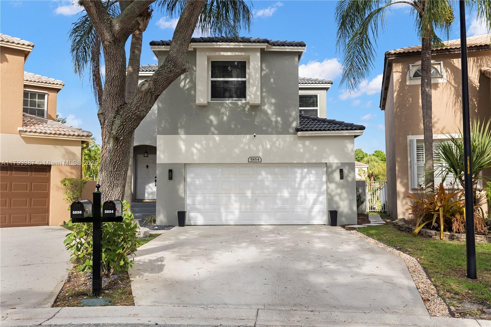 5854 Eagle Cay Cir Property Photo 1