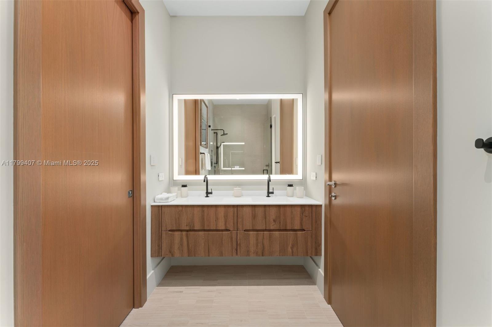 2323 Sw 2nd Ave Property Photo 16