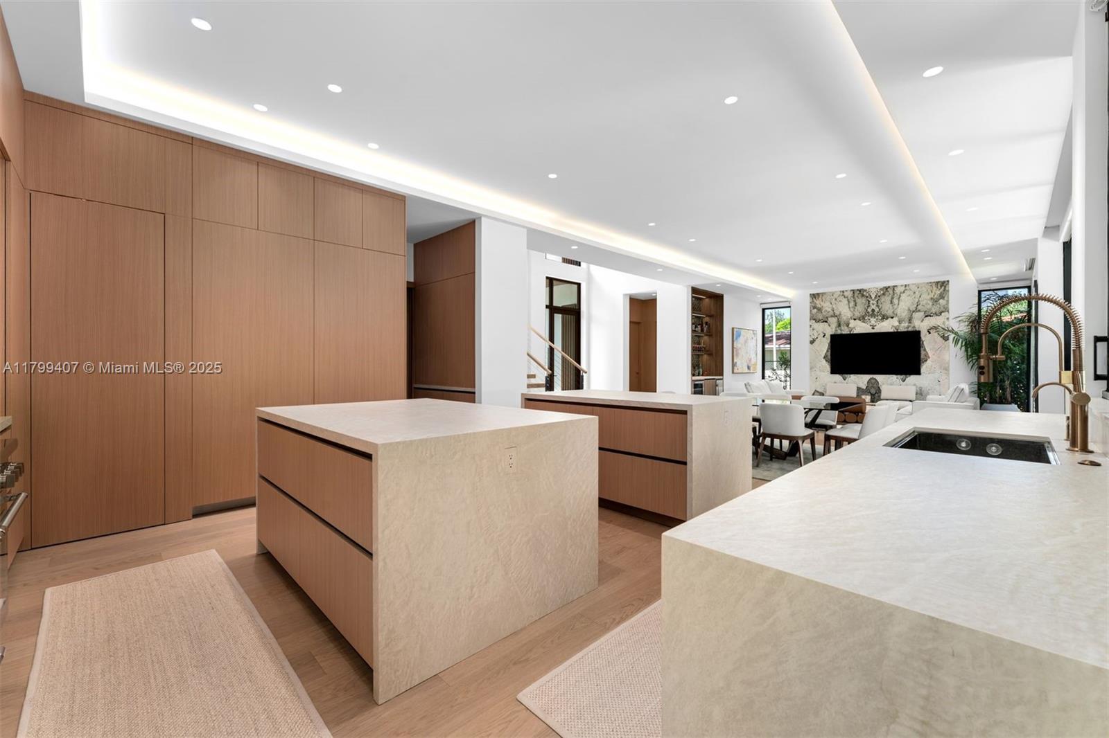 2323 Sw 2nd Ave Property Photo 30