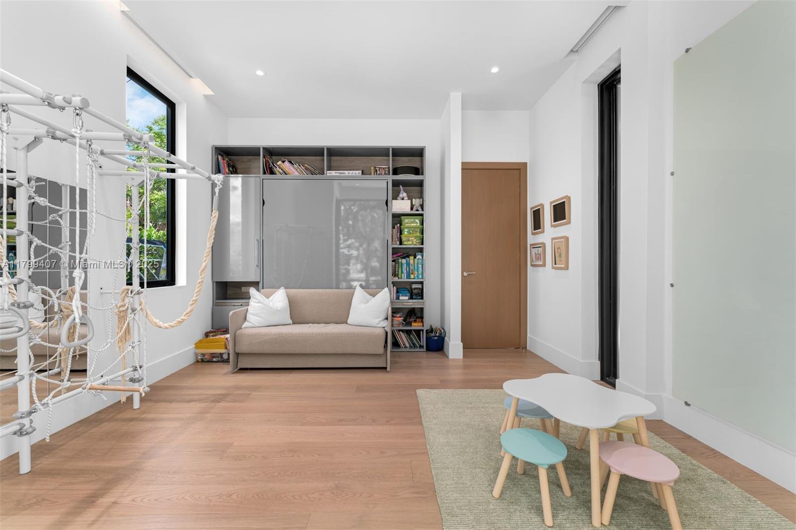 2323 Sw 2nd Ave Property Photo 35