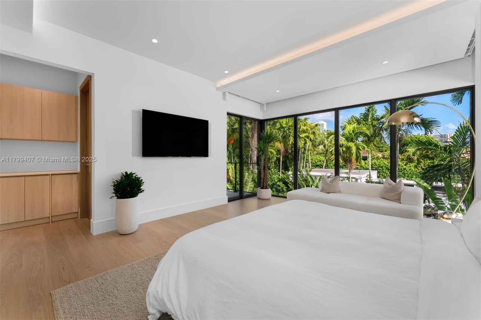 2323 Sw 2nd Ave Property Photo 52