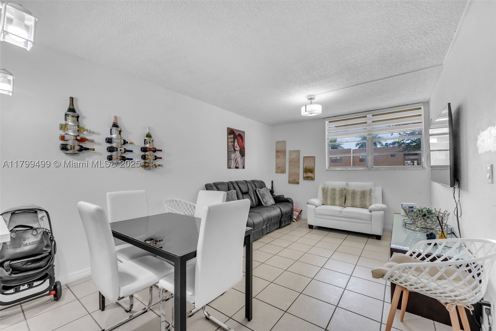 4550 Nw 9th St 106e Property Photo 5