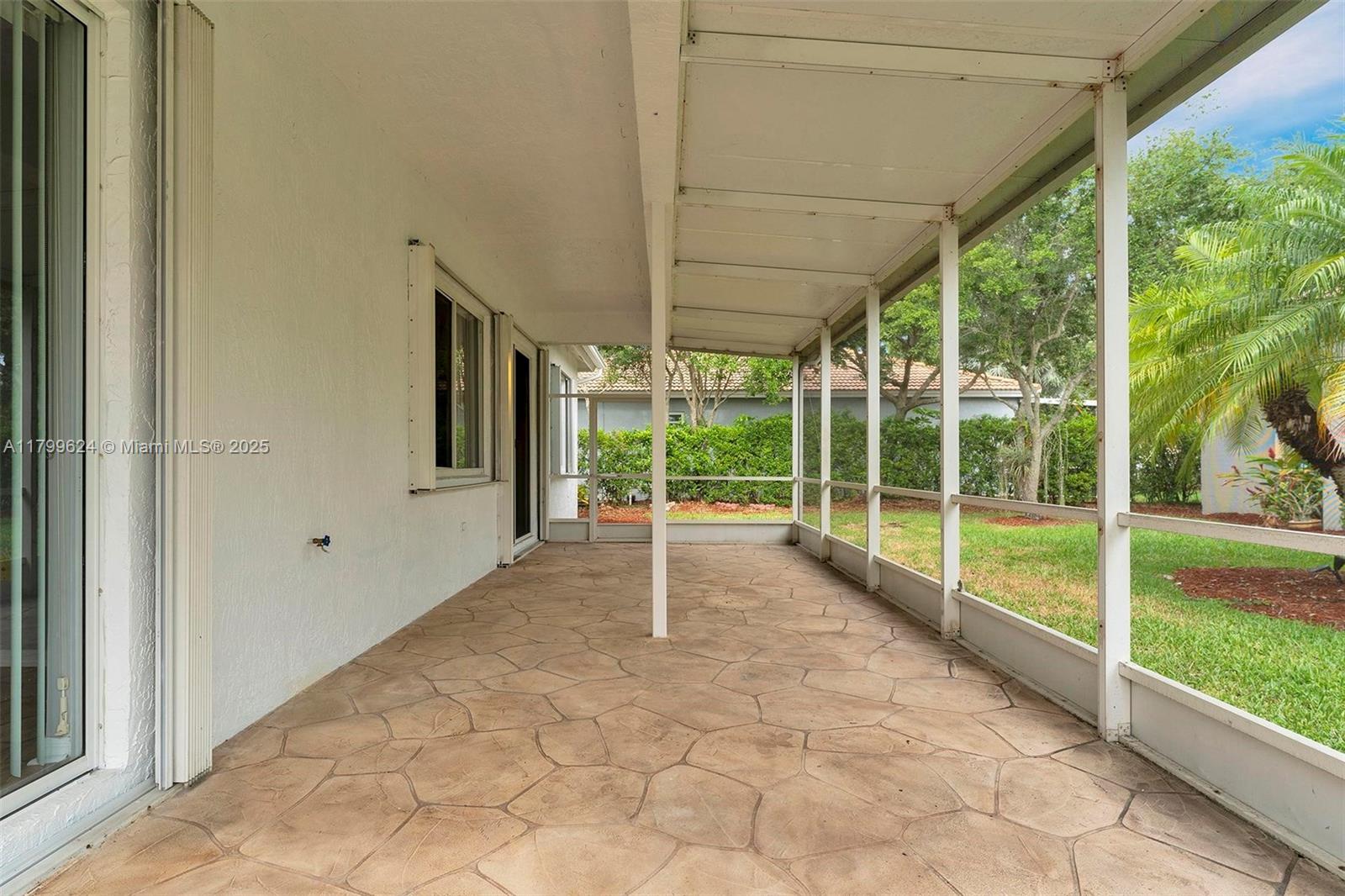 2625 Se 5th Ct Property Photo 28