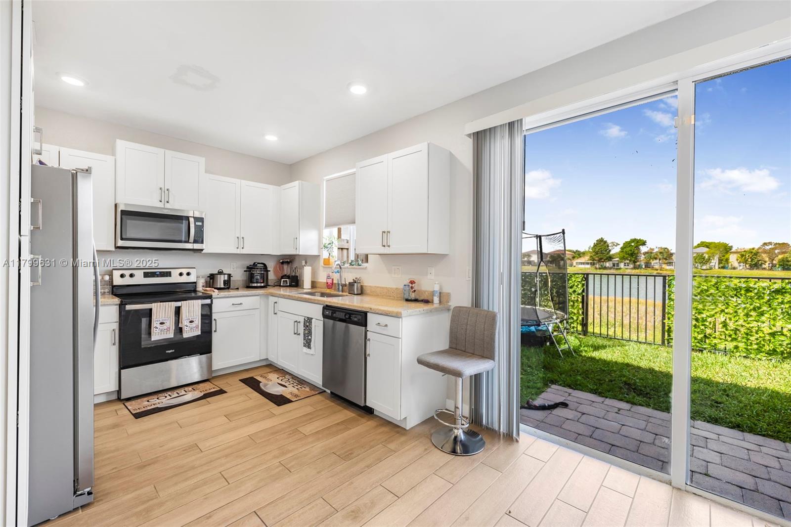 1176 SE 23rd Ave Property Photo 1