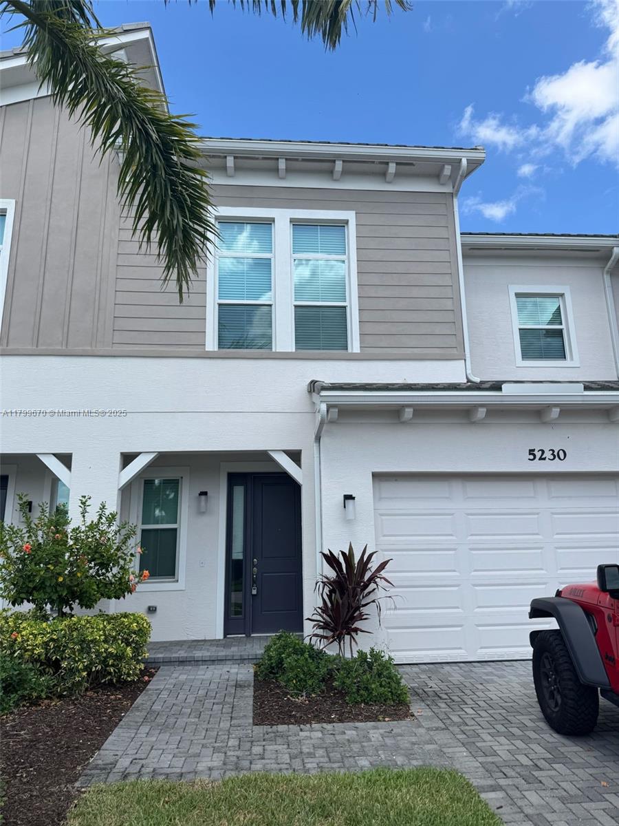 A11799670 Property Photo 1