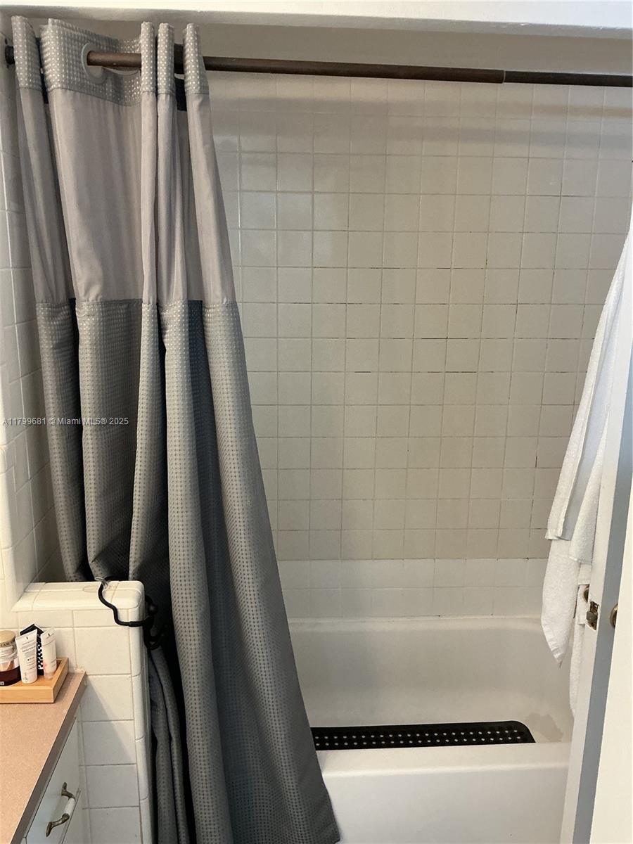 2424 Se 17th Cswy 311b Property Photo 9