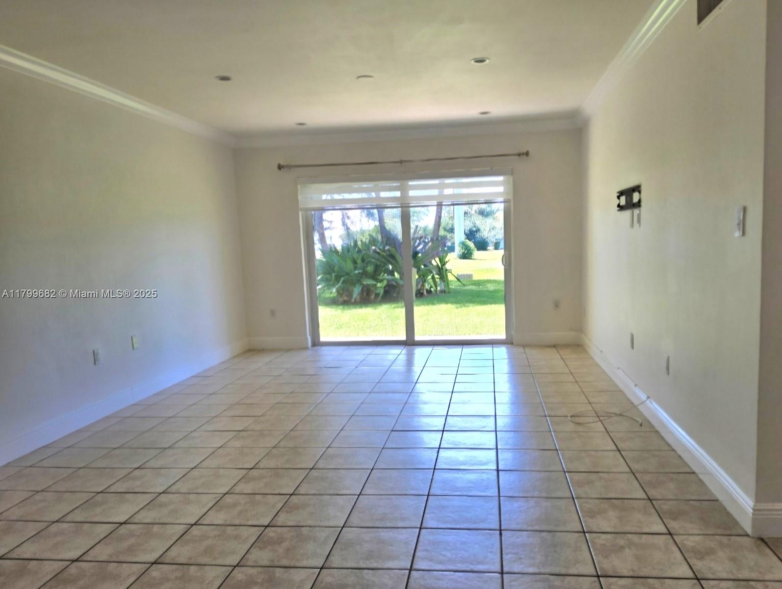7480 Miami Lakes Dr G104 Property Photo