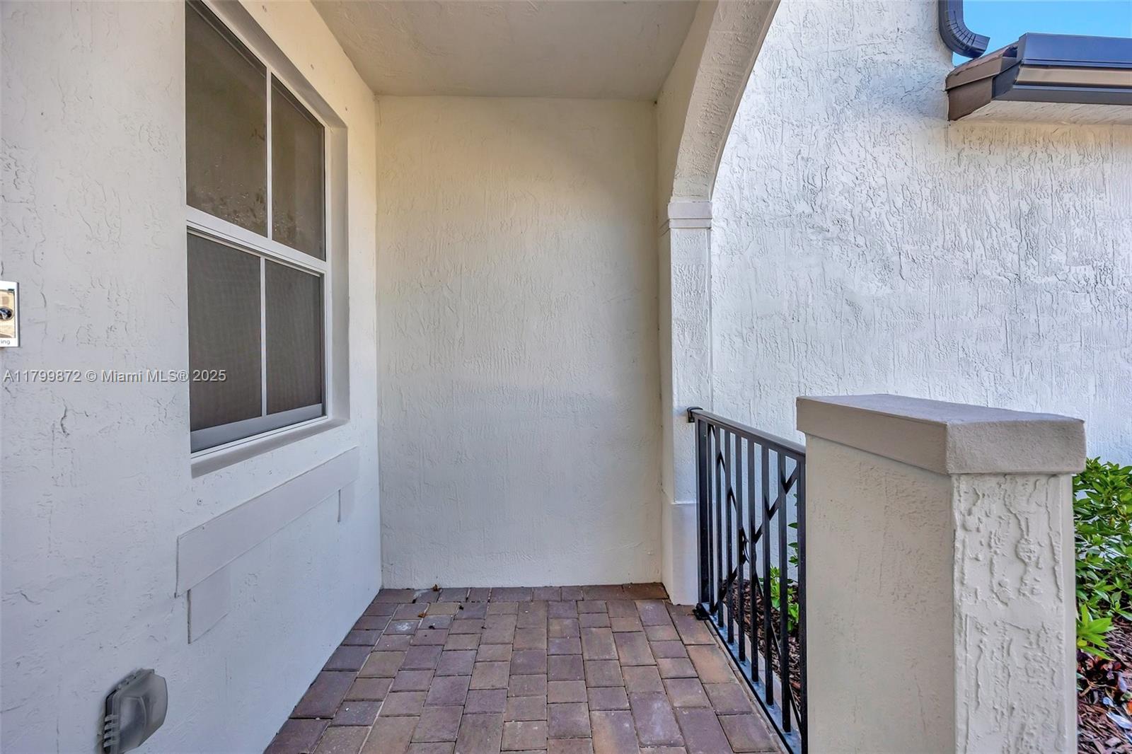 2412 Se 29 Str 2412 Property Photo 3