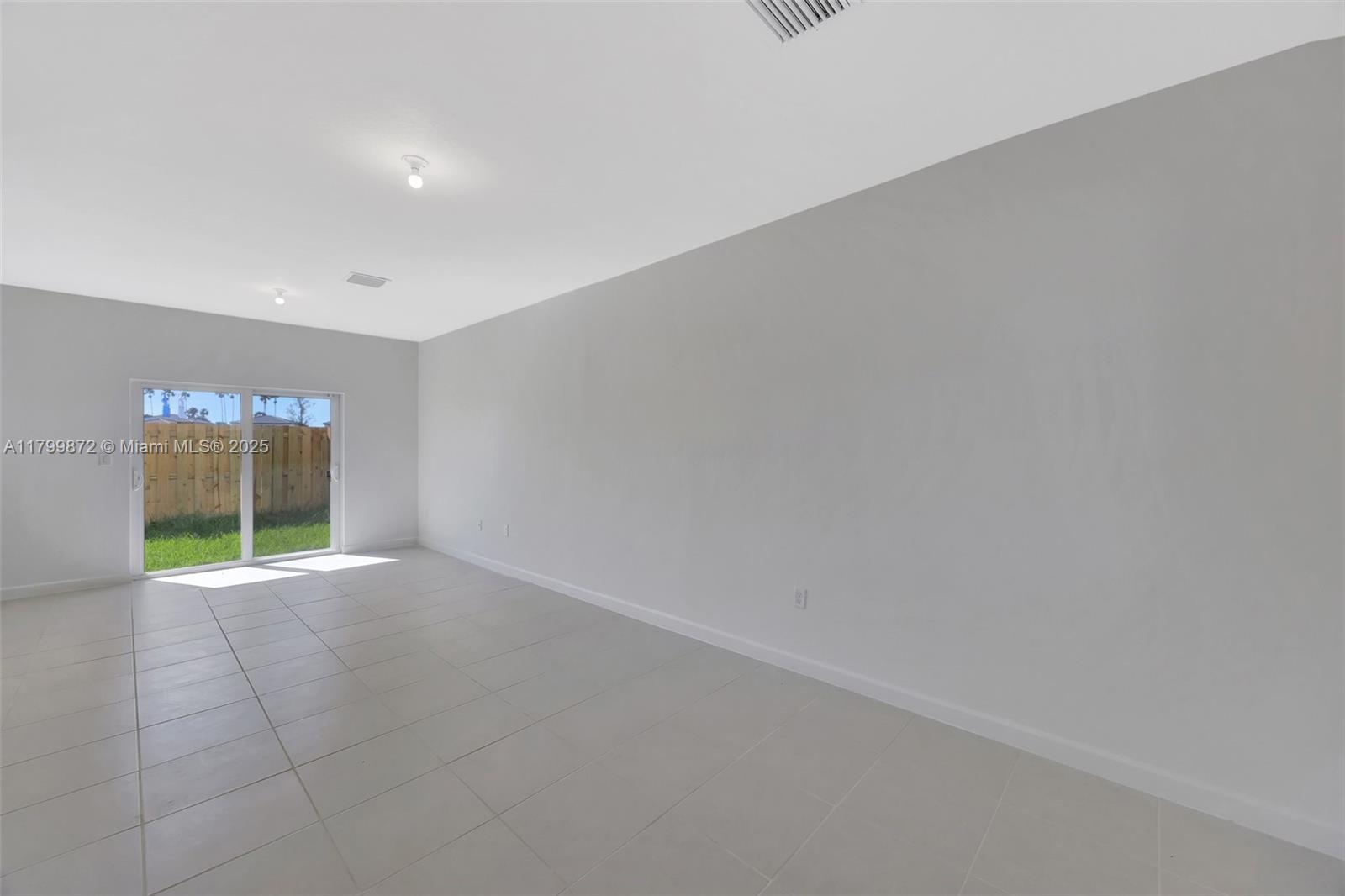 2412 Se 29 Str 2412 Property Photo 5