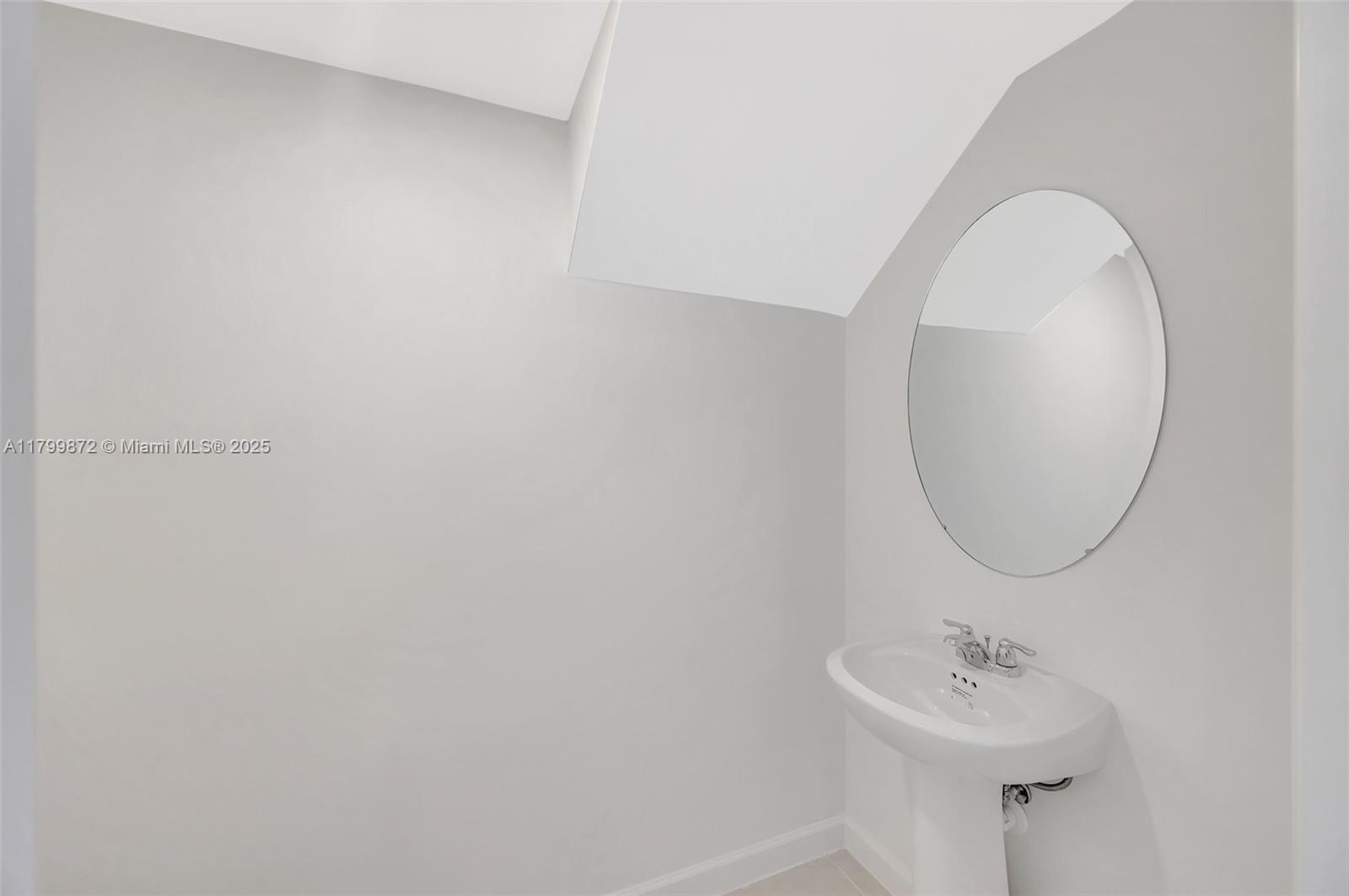 2412 Se 29 Str 2412 Property Photo 13