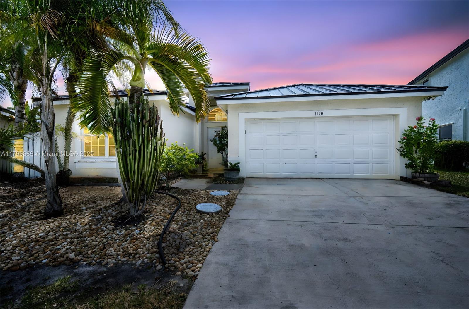 1910 Sw 183rd Ter Property Photo 2