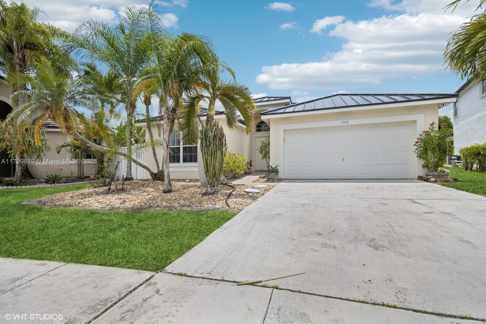 1910 Sw 183rd Ter Property Photo 3